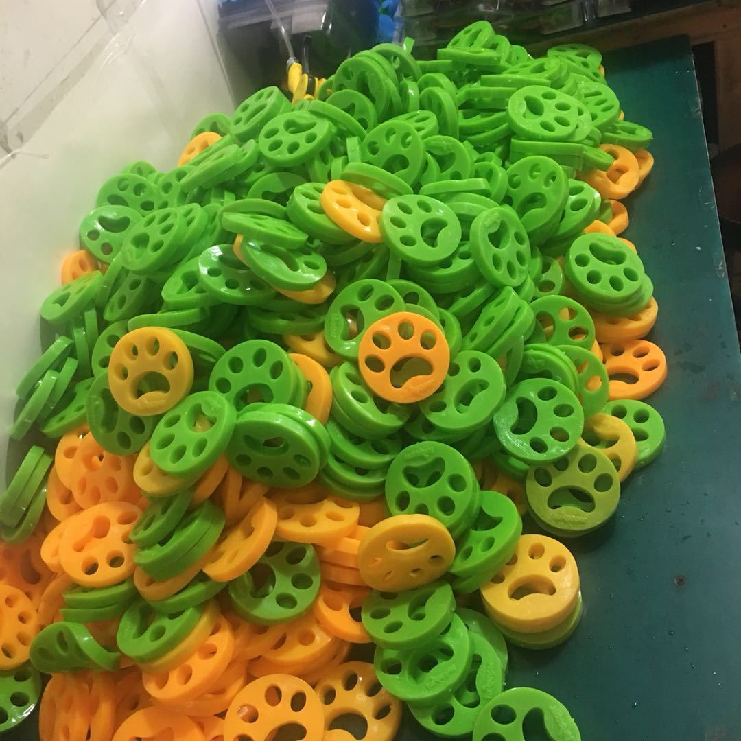 Cat paw silicone hair remover